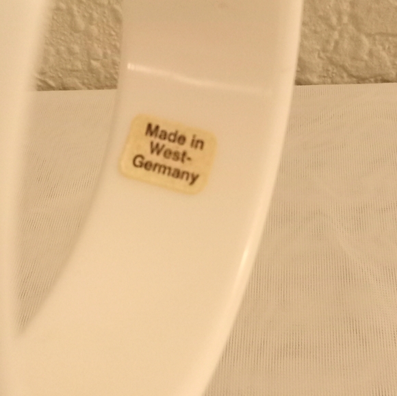 West Germany White Facet Cut White Bangle Lucite Bracelet LAST DAY - Picture 5 of 8